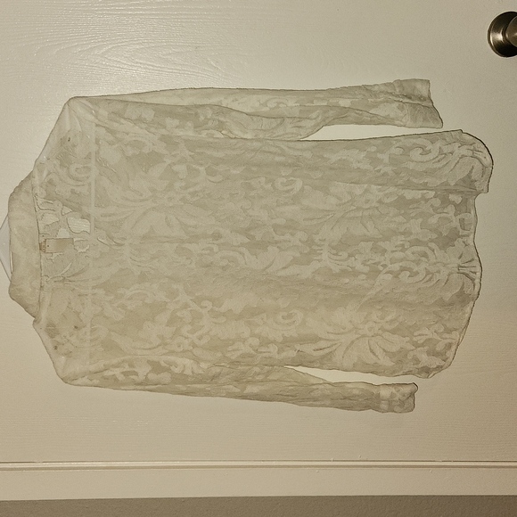 3 for 15 Bundle Chicos 0P sheer Lace Floral button up white - Picture 8 of 8